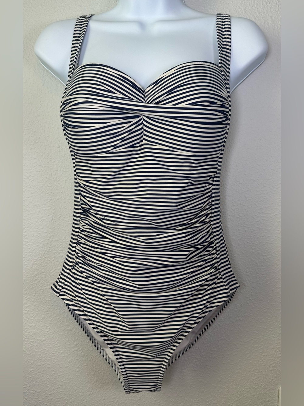 Niptuck Swim Women’s Navy/White Striped One Piece Swimsuit Size 6